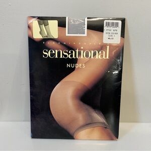 Vintage Bloomingdale's Sensational Nudes Capri Iced Silver Size C Pantyhose NOS